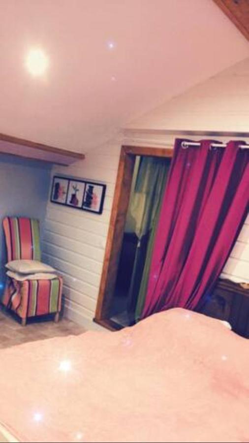Chambre Familiale A La Ferme Montesquieu-Avantes Екстер'єр фото